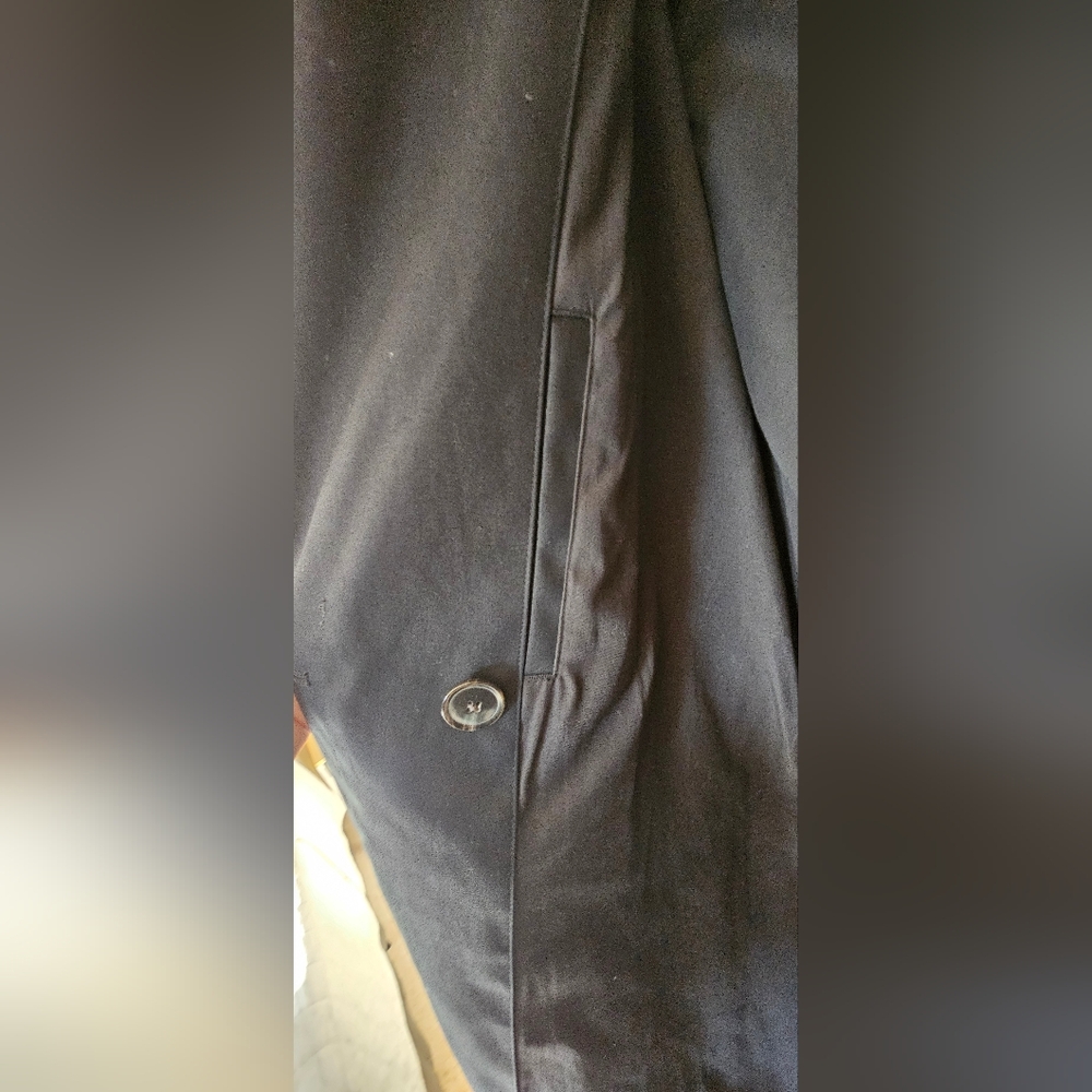 Banana Republic Timeless trench coat - Picture 6 of 15